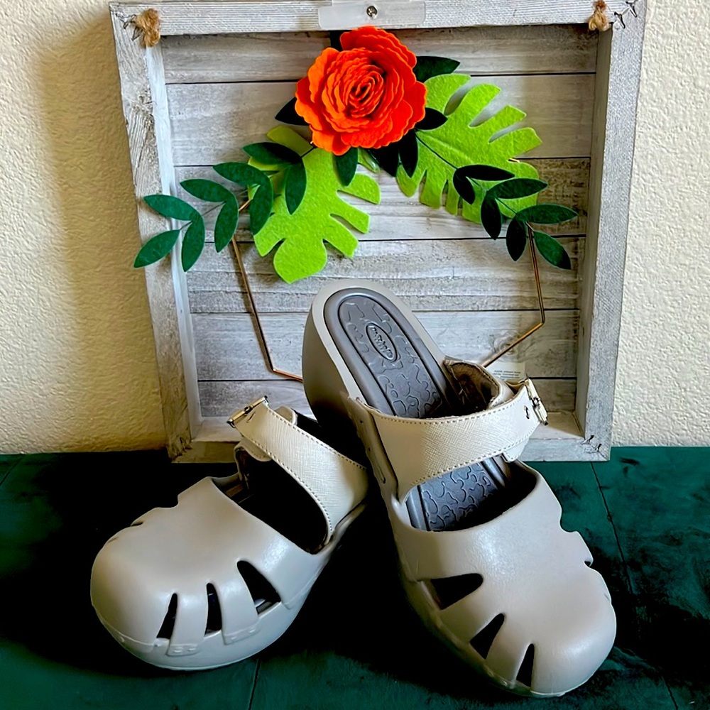 Dr. School’s Dance On Clog